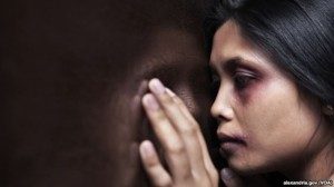 Data pengaduan Komnas Perempuan dari 2011 hingga Juni 2013 menunjukkan bahwa 60 persen korban kekerasan dalam rumah tangga mengalami kriminalisasi.(Foto :alexandria.gov | VOA