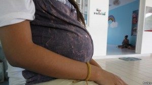 Tim dokter Swedia melakukan eksperimen guna menguji kemungkinan cangkok rahim bagi perempuan agar bisa melahirkan anak sendiri (foto: ilustrasi).