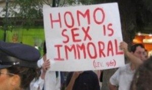 Demonstrasi mengecam kaum homoseksual. Ilustrasi