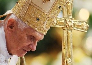 Pope Benedict XVI. Foto: ALBERTO PIZZOLI/AFP/Getty Images)