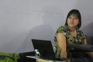 Ully Damari Putri, Narasumber Diskusi (Foto: Yatna/Suara Kita)