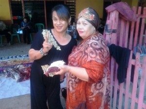 Kikan bersama sang Ibu (Foto: Ardian RH/ HCC Gorontalo)