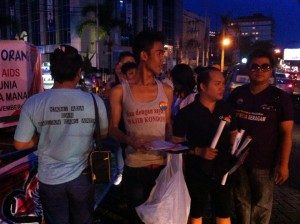LGBT Kota Manado peringati Hari AIDS dengan Aksi Damai.Foto, Facebook Rajawali Coco
