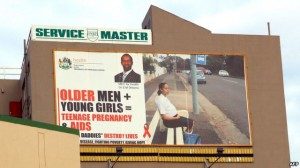 Poster raksasa di Durban, Afrika Selatan, tentang bahaya bagi perempuan muda dalam berhubungan seks dengan pria-pria yang lebih tua. (AFP/Rajesh Jantilal)