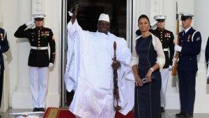 Yahya Jammeh mengancam akan menggorok leher kaum homoseksual di negaranya. (Mark Wilson/Getty Images)