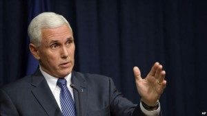 Gubernur Indiana Mike Pence telah menandatangani RUU keberatan berdasarkan agama yang ditolak beberapa pihak di tengah kekhawatiran aturan itu dapat mendiskriminasi kelompok LGBT. (AP/Michael Conroy)