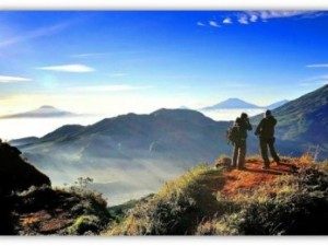Awesome-view-seen-from-sikunir-hill-dieng-plateau-800x600 (1)
