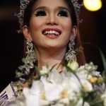 Kevin Balot, peserta dari Filipina, saat diumumkan sebagai pemenang Miss International Queen 2012. (Foto :REUTERS/Damir Sagolj )