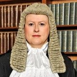 Hakim Transgender Pertama di Pengadilan Tertinggi Inggris Raya