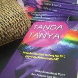 [Liputan]  Bincang Buku “Tanda & Tanya” di Komunitas GAYa NUSANTARA  Surabaya