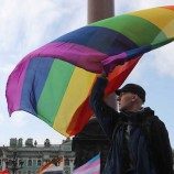 Diplomat Barat Mendesak Rusia untuk Melindungi Hak LGBT