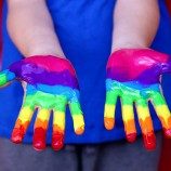 Sekolah-Sekolah di Inggris Akhirnya Mengajarkan Pendidikan Seks Inklusif LGBT