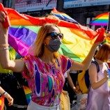 Aktivis LGBT Polandia Melihat Harapan dalam Dukungan Paus untuk Serikat Sipil Gay