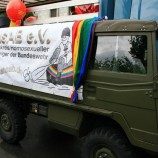 Prajurit Queer yang Dipecat Secara Tidak Adil karena Seksualitas Mereka Memenangkan Kompensasi dari Pemerintah Jerman